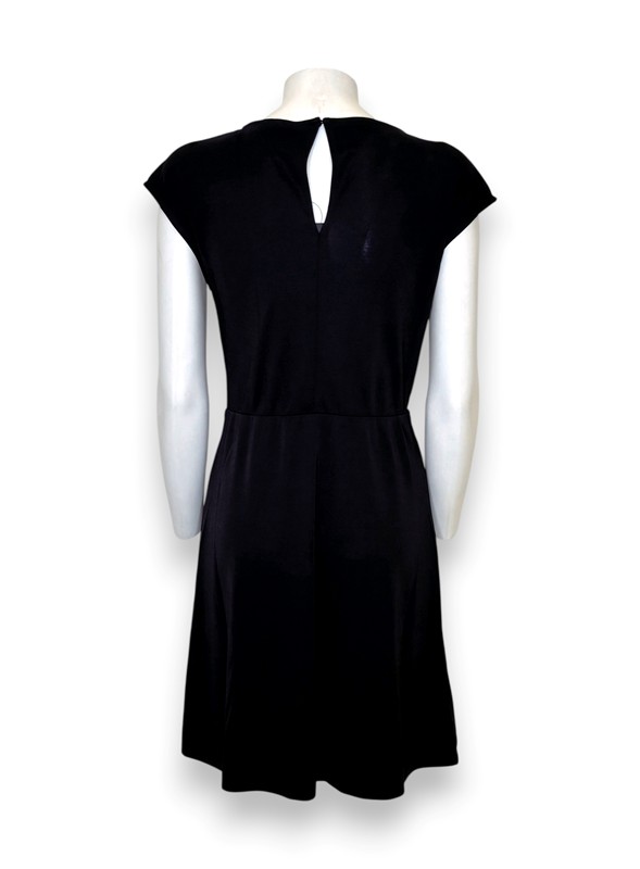 Abito tubino senza maniche graffato