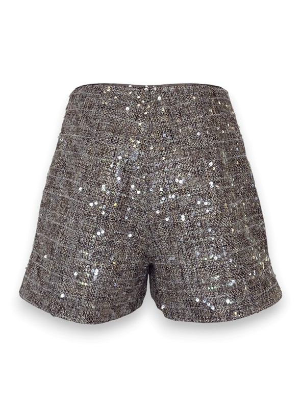 15972411E45F8D351EFA9437ED856614_ Short chanel con paillettes