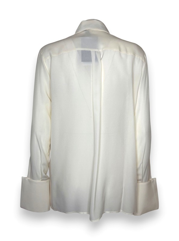 4CC41C37A3FFCFED73DB16EC11D6B15D_ Camicia con polsini gemelli e cravatta chanel