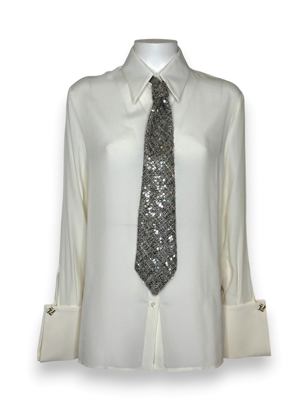 702FD505FC8295913212D6707221BB54_ Camicia con polsini gemelli e cravatta chanel