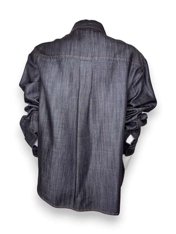 Camicia over denim non lavato